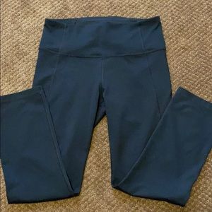 Under Armor crop leggings